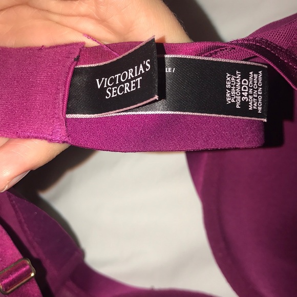 Victoria's Secret very sexy push-up bra! - Picture 3 of 3